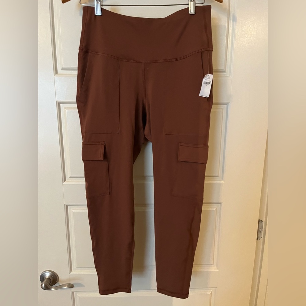 Brand new leggings! Never worn, Old Navy cargo pocket leggings